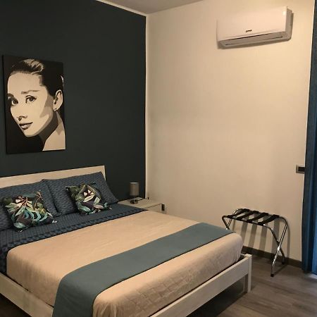 Dr House Apartment Catánia Buitenkant foto