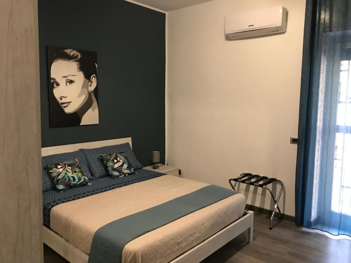 Dr House Apartment Catánia Buitenkant foto