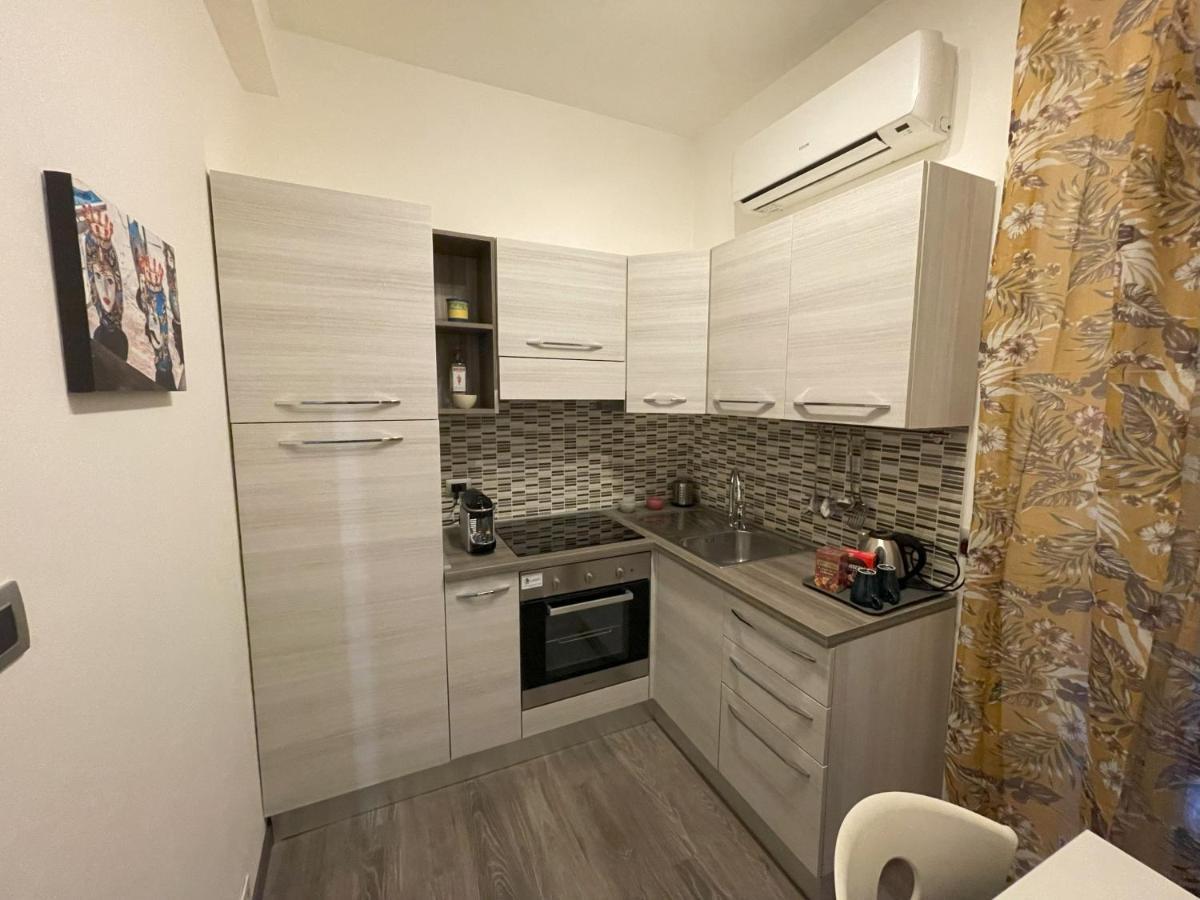 Dr House Apartment Catánia Buitenkant foto