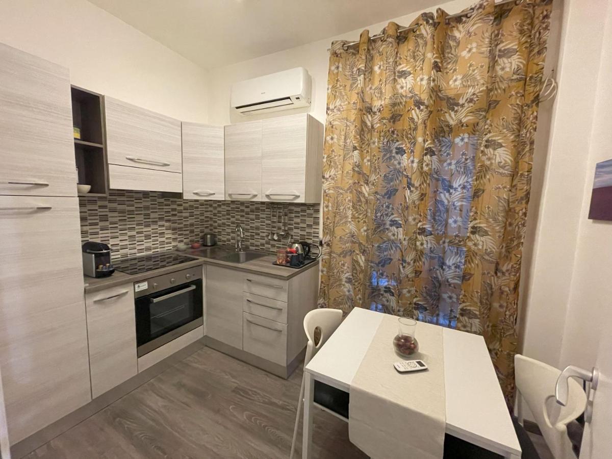 Dr House Apartment Catánia Buitenkant foto