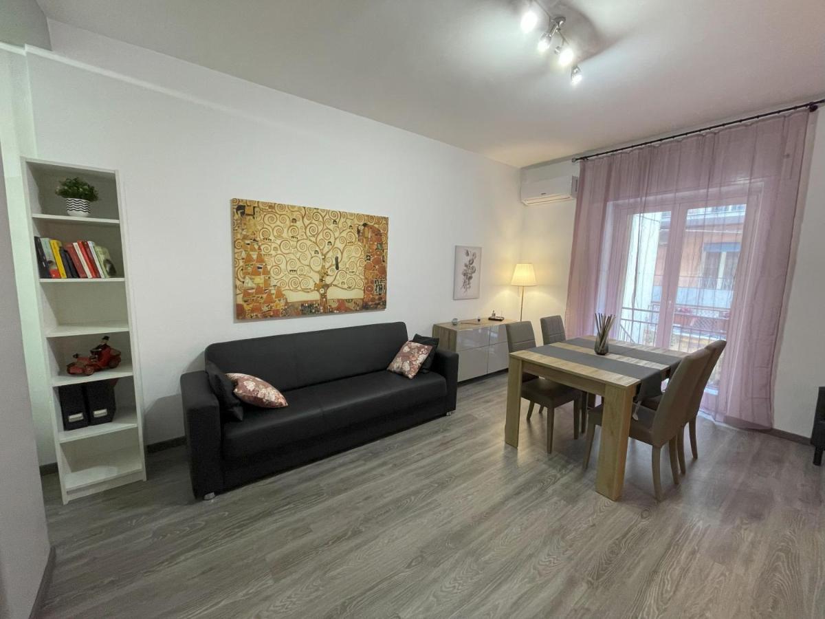 Dr House Apartment Catánia Buitenkant foto